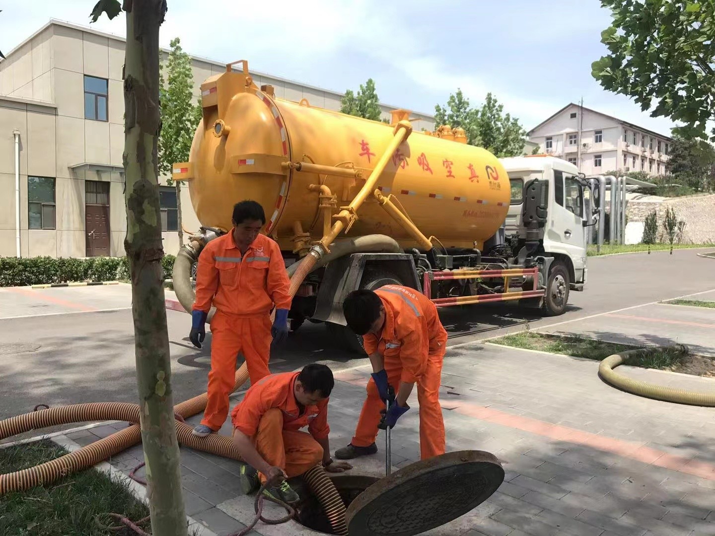 海门化粪池清理与5-8吨吸粪车施工效率分析